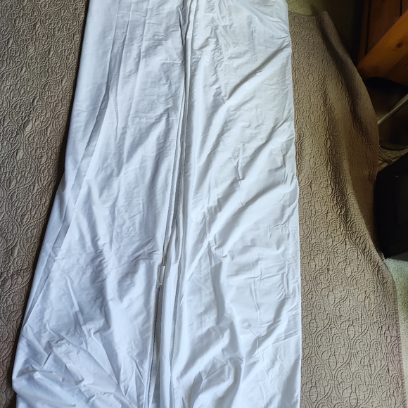 Sleepys Total Encasement Mattress Protector  Sold By Mattress Firm - Picture 6 of 8